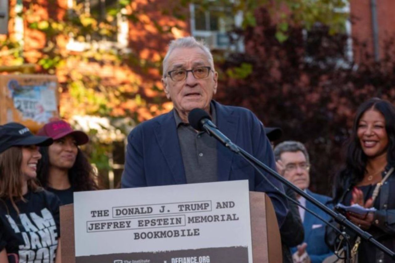 Cuestiona De Niro a Trump por archivos del caso Epstein