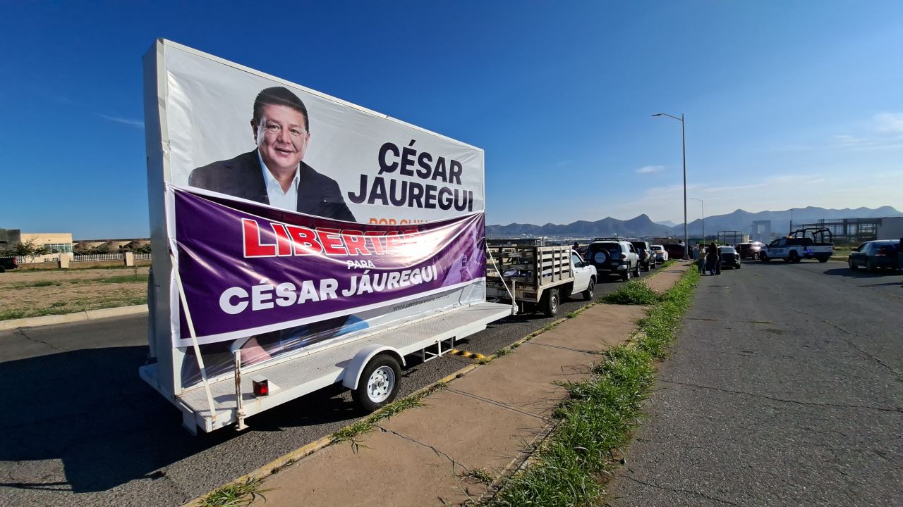 Realizan caravana con cerca de 300 vehículos en apoyo al exfiscal César J.